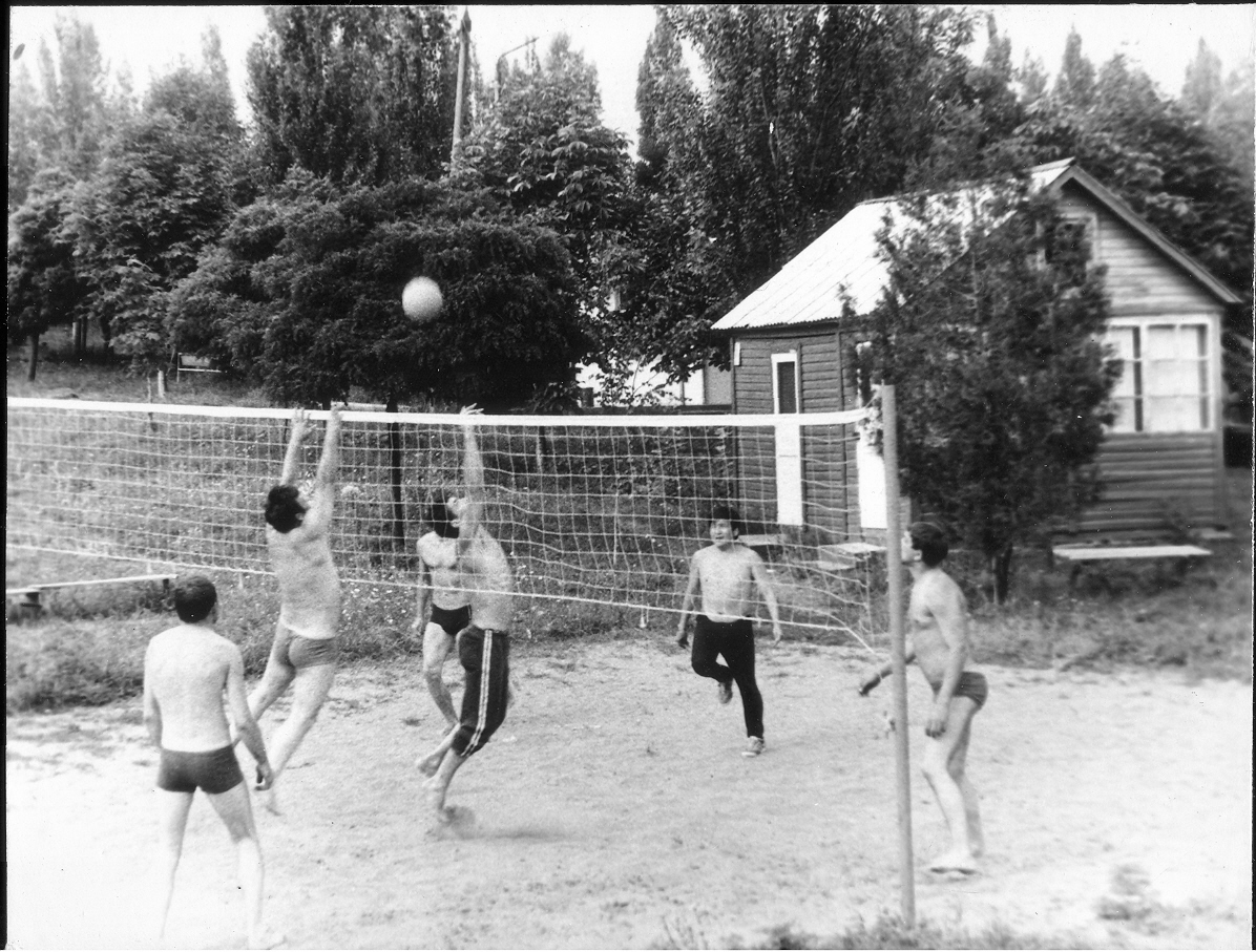 Черно-белый